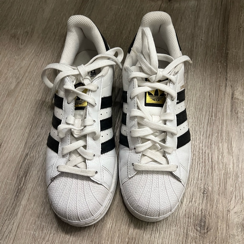 superstar tennis shoes